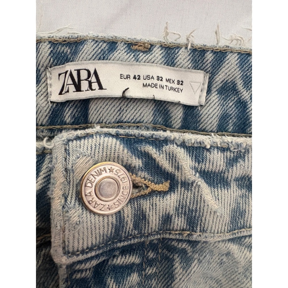 Zara Mens Light Wash Wide Leg Jeans Raw Hem Acid Wash Denim Size 32 - Picture 2 of 6